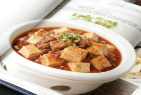 菜品图片模糊怎么办？菜谱设计是否包含图片美化？